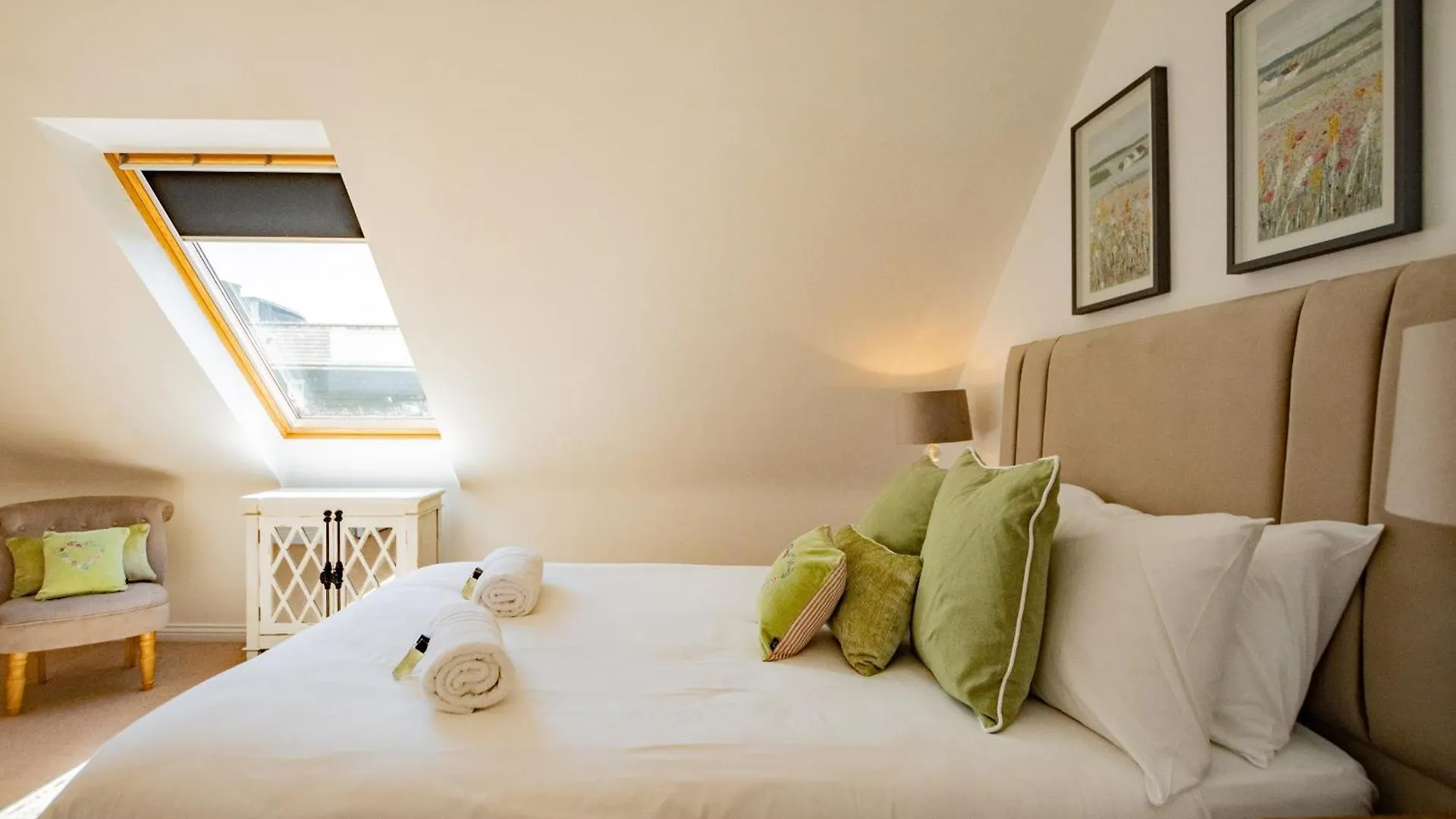 City Townhouse With Parking Galway Holiday home