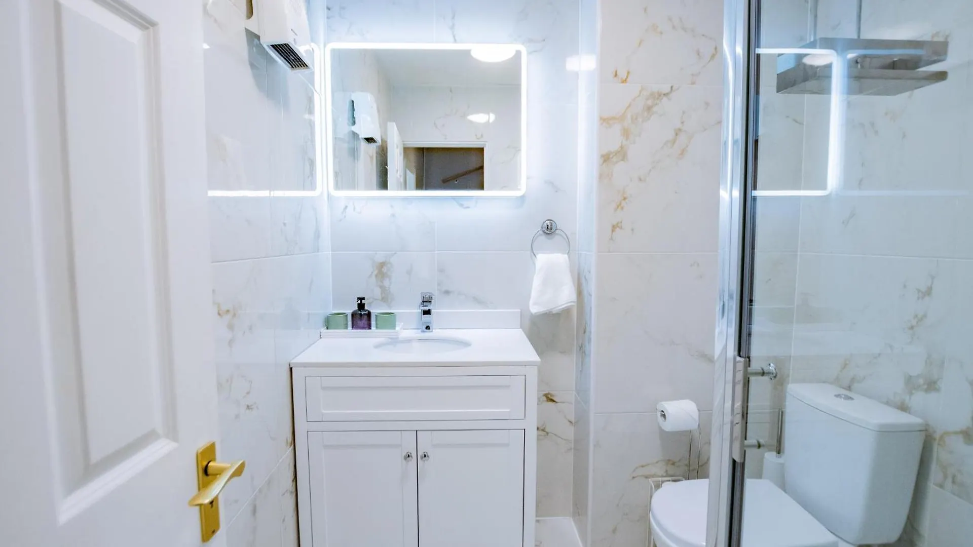 Holiday home City Townhouse With Parking Galway Ireland