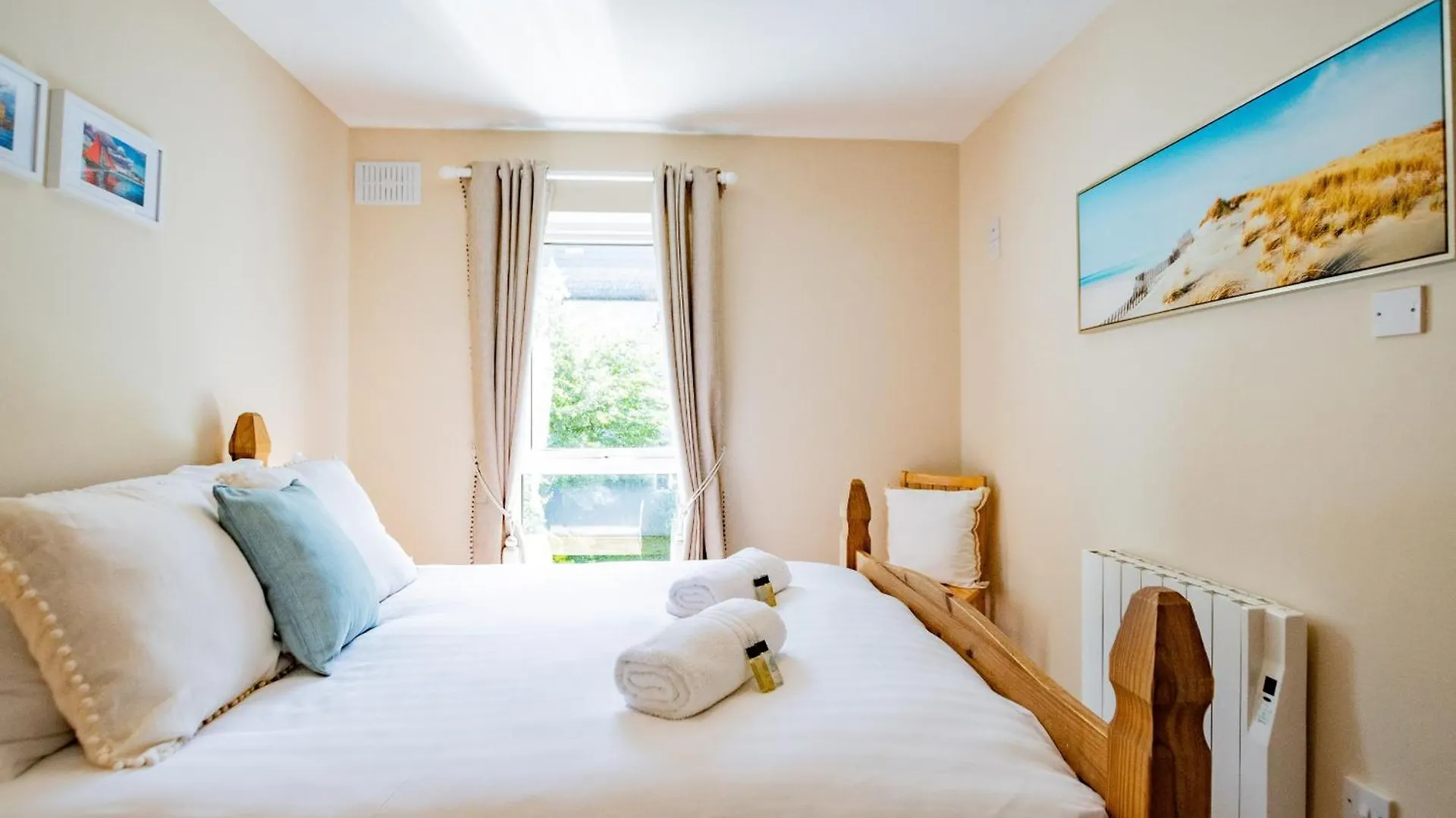 City Townhouse With Parking Galway Holiday home