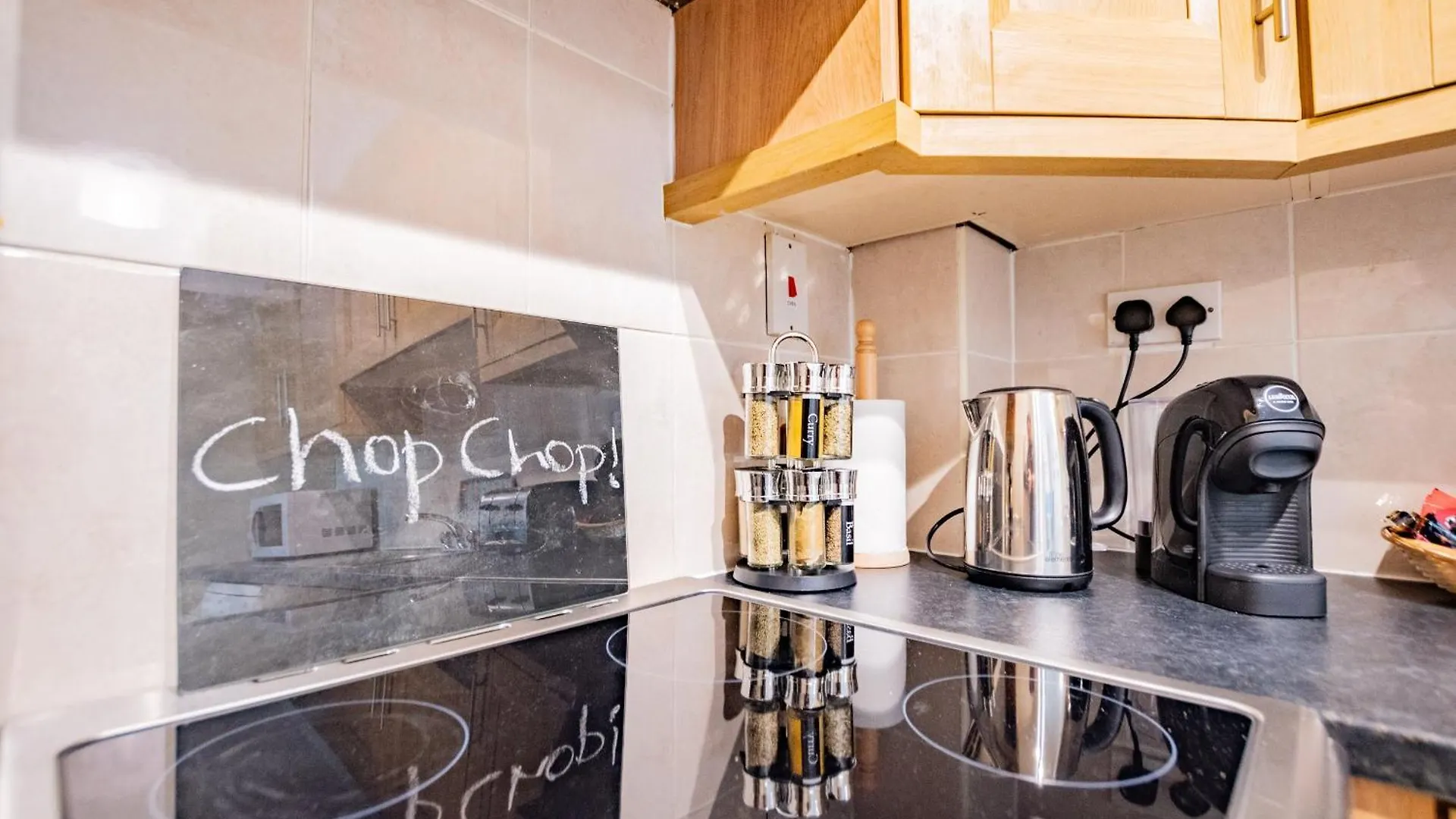 City Townhouse With Parking Galway Holiday home