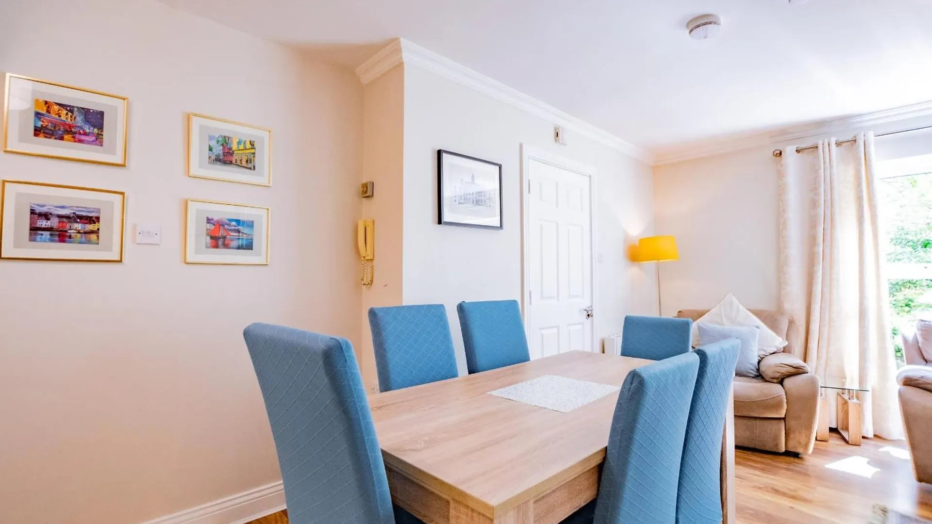 City Townhouse With Parking Galway 0*,  Ireland